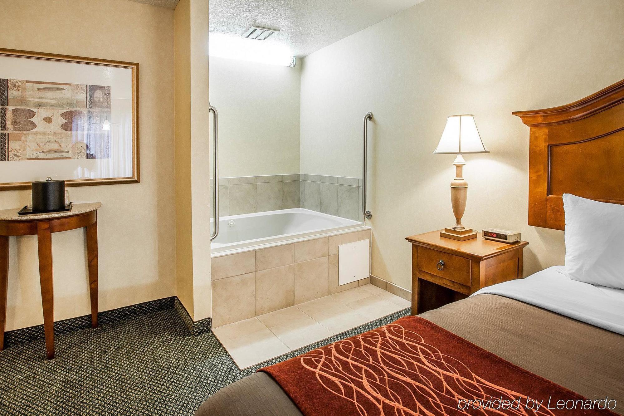 Comfort Inn Conference Center Hillsboro Εξωτερικό φωτογραφία