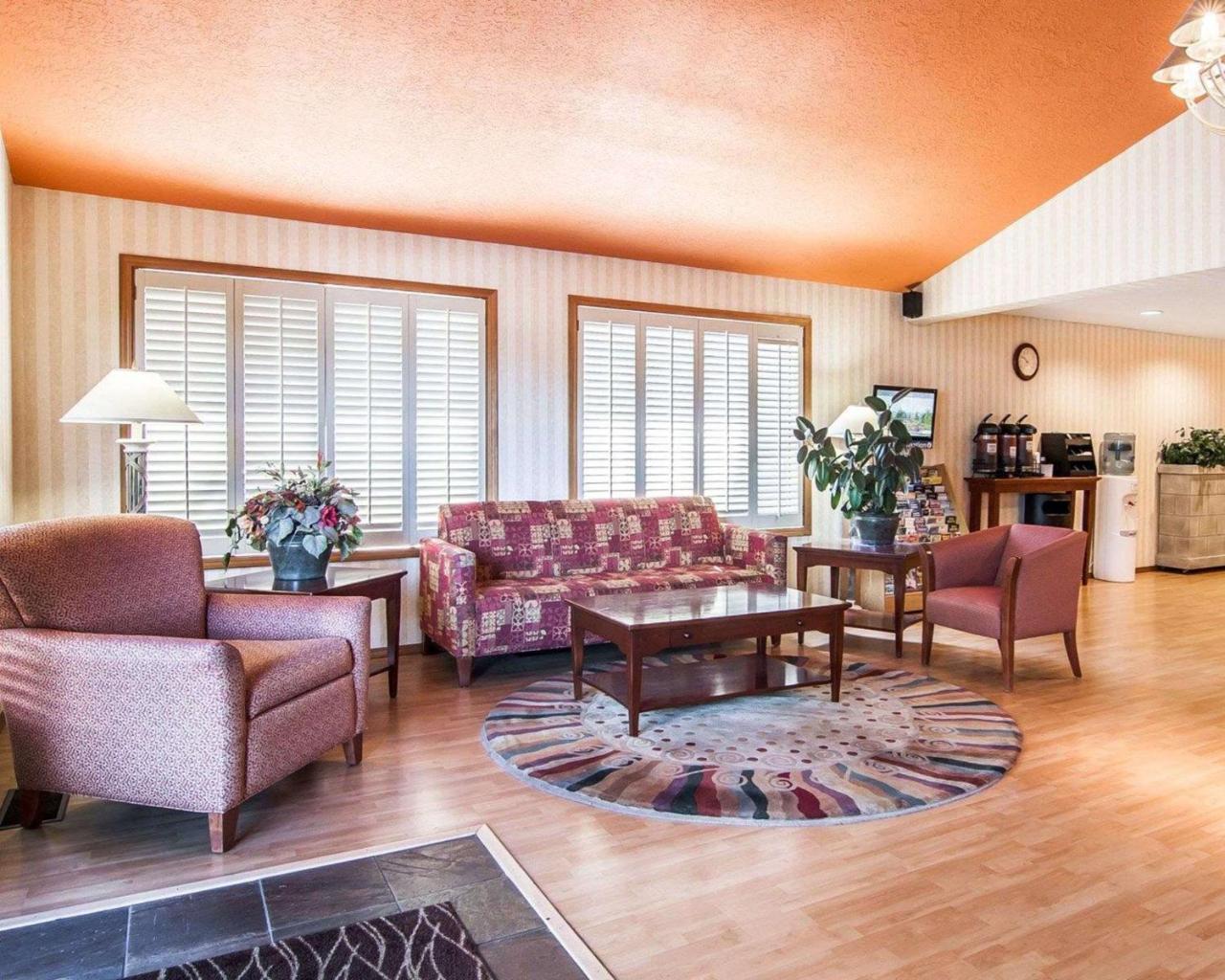 Comfort Inn Conference Center Hillsboro Εξωτερικό φωτογραφία