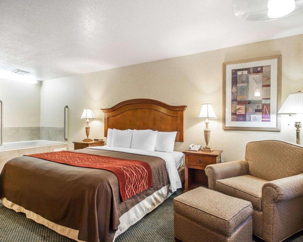 Comfort Inn Conference Center Hillsboro Εξωτερικό φωτογραφία